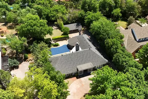 7104 Brentwood Rd, Nichols Hills, OK 73116