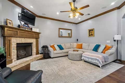 Living - 1314 Ladera Cir, Moore, OK 73160 photo 3 of 3