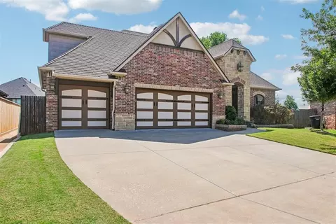 Exterior - 1314 Ladera Cir, Moore, OK 73160 photo 3 of 10