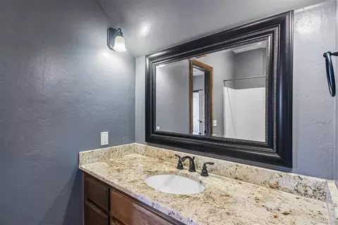 Bath - 1314 Ladera Cir, Moore, OK 73160 photo 7 of 7