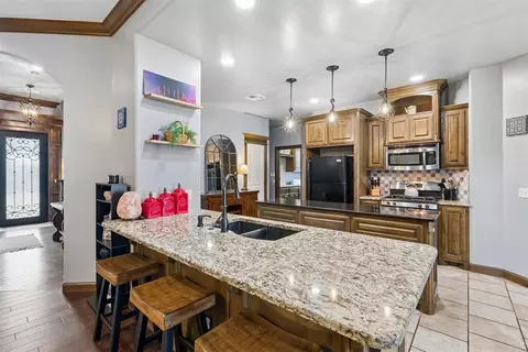 Kitchen - 1314 Ladera Cir, Moore, OK 73160 photo 2 of 6