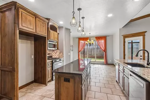 Kitchen - 1314 Ladera Cir, Moore, OK 73160 photo 3 of 3