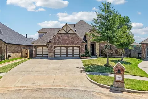 Exterior - 1314 Ladera Cir, Moore, OK 73160 photo 9 of 10