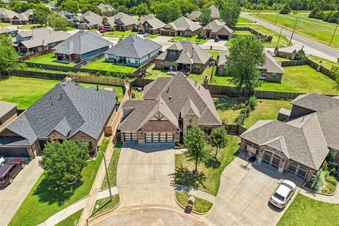 View/Area - 1314 Ladera Cir, Moore, OK 73160 photo 1 of 4