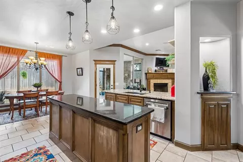 Kitchen - 1314 Ladera Cir, Moore, OK 73160 photo 6 of 6