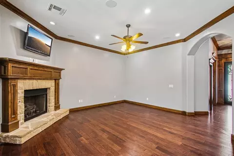 Living - 1314 Ladera Cir, Moore, OK 73160 photo 3 of 4