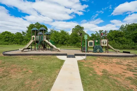 View/Area - 1314 Ladera Cir, Moore, OK 73160 photo 1 of 3