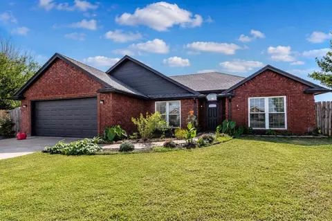 39 NE Deerfield Dr, Elgin, OK 73538