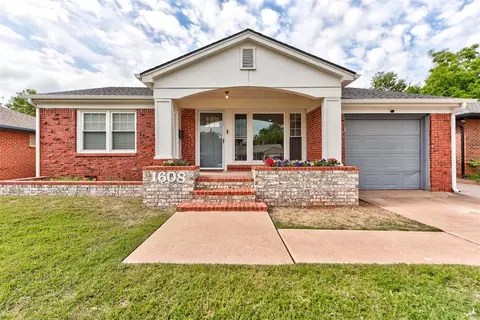 1608 Carlisle Ct, The Village, OK 73120
