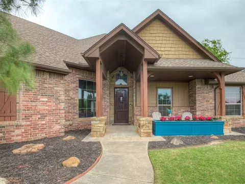 9601 Cara Ln, Yukon, OK 73099