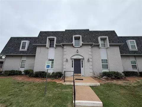 11421 N May Ave #A, Oklahoma City, OK 73120
