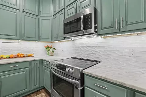 Kitchen - 411 E Vilas Ave, Guthrie, OK 73044 photo 4 of 5