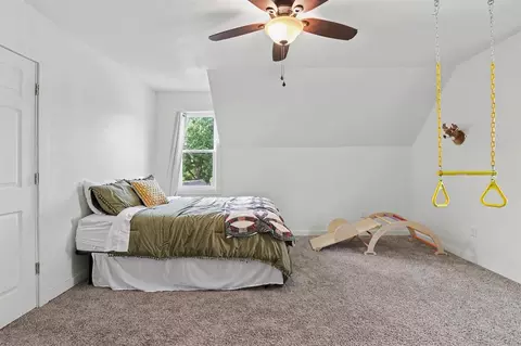Bedroom - 411 E Vilas Ave, Guthrie, OK 73044 photo 4 of 8