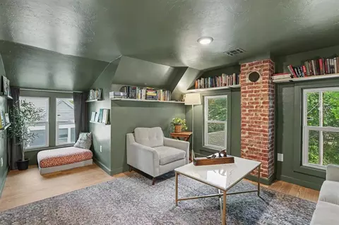 Living - 411 E Vilas Ave, Guthrie, OK 73044 photo 3 of 3