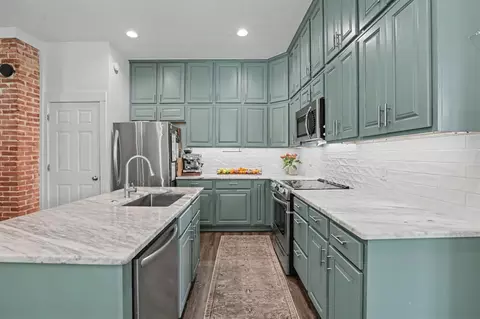 Kitchen - 411 E Vilas Ave, Guthrie, OK 73044 photo 2 of 5