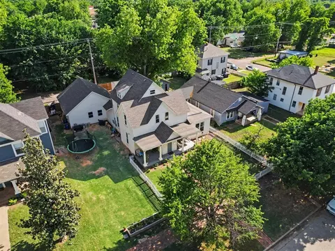 View/Area - 411 E Vilas Ave, Guthrie, OK 73044 photo 1 of 4