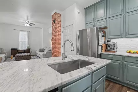 Kitchen - 411 E Vilas Ave, Guthrie, OK 73044 photo 3 of 5