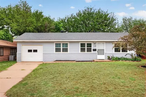 1206 Colorado Ave, Elk City, OK 73644