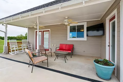 Exterior - 6451 E Post Oak Rd, Noble, OK 73068 photo 9 of 16