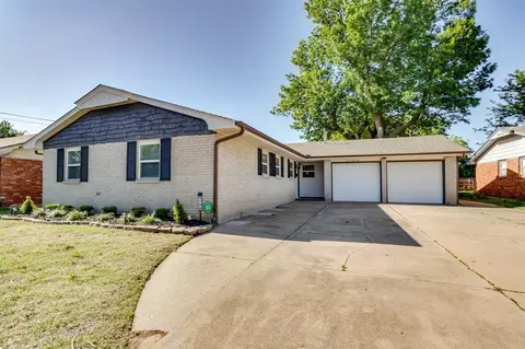 5704 NW 45th St, Warr Acres, OK 73122