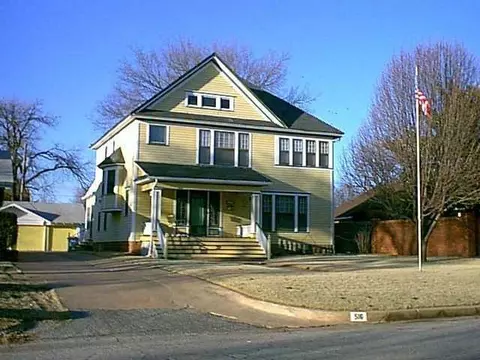 516 E Logan, Guthrie, OK 73044 photo 2