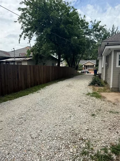 Exterior - 721 N Kickapoo Ave, Shawnee, OK 74801 photo 3 of 6