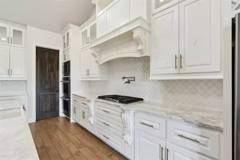 Kitchen - 1111 Colonial Ave, Tuttle, OK 73089 photo 3 of 3