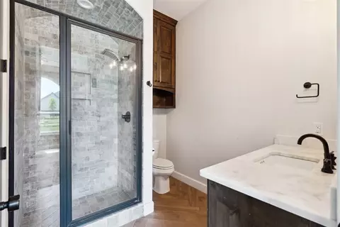 Bath - 1111 Colonial Ave, Tuttle, OK 73089 photo 6 of 8