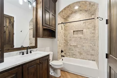 Bath - 1111 Colonial Ave, Tuttle, OK 73089 photo 7 of 8