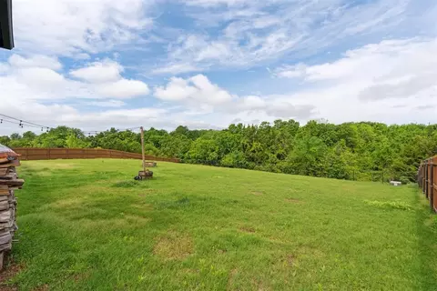 Exterior - 1111 Colonial Ave, Tuttle, OK 73089 photo 6 of 6