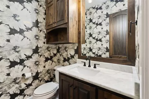 Bath - 1111 Colonial Ave, Tuttle, OK 73089 photo 5 of 8