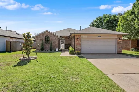 16913 Crest Vly, Edmond, OK 73012