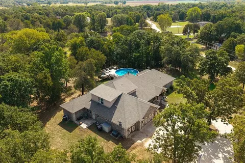 19914 Lions Cir, Luther, OK 73054