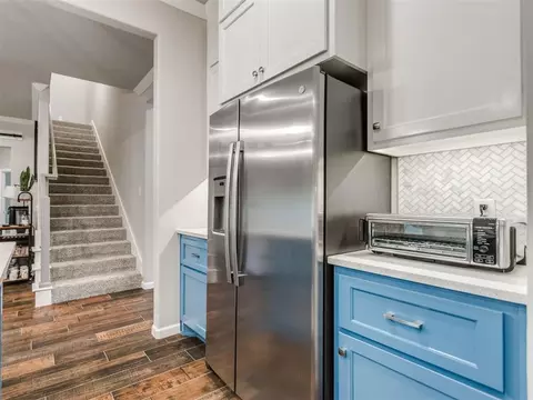 Kitchen - 516 Side Track Rd, Yukon, OK 73099 photo 4 of 5