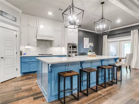 Kitchen - 516 Side Track Rd, Yukon, OK 73099 photo 2 of 5