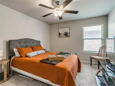 Bedroom - 516 Side Track Rd, Yukon, OK 73099 photo 3 of 6