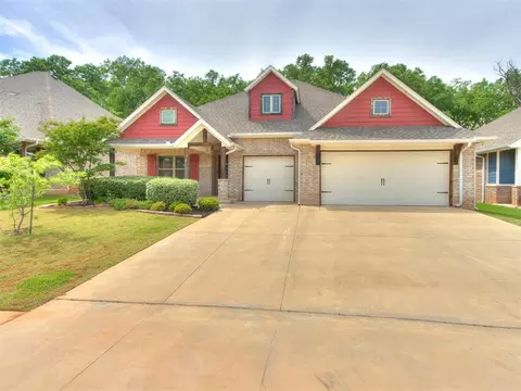 516 Side Track Rd, Yukon, OK 73099