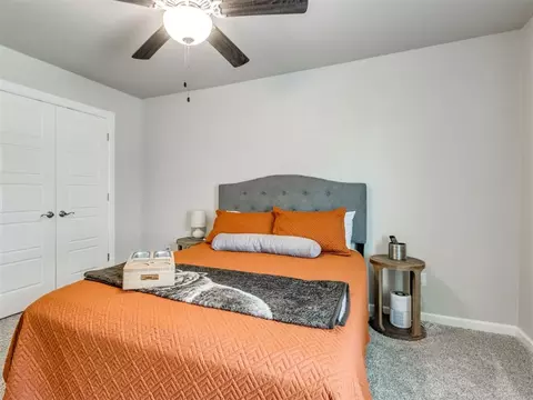 Bedroom - 516 Side Track Rd, Yukon, OK 73099 photo 4 of 6