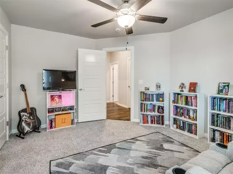 Bedroom - 516 Side Track Rd, Yukon, OK 73099 photo 2 of 6