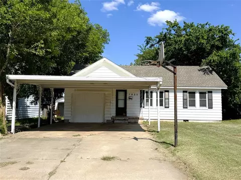 1025 S 5th St, Chickasha, OK 73018