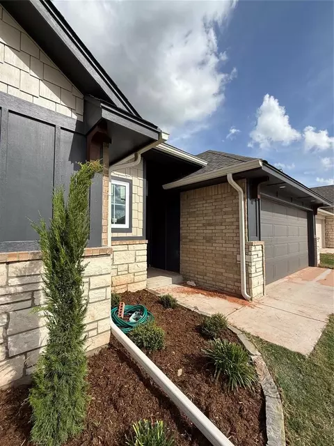Exterior - 1312 Colonial Ave, Tuttle, OK 73089 photo 3 of 3