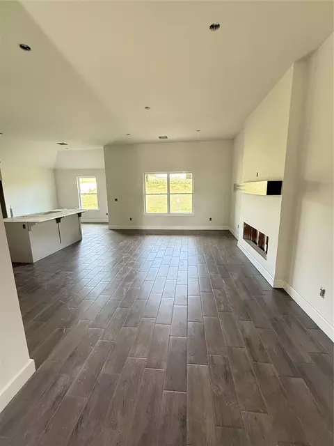 Living - 1312 Colonial Ave, Tuttle, OK 73089 photo 1 of 2