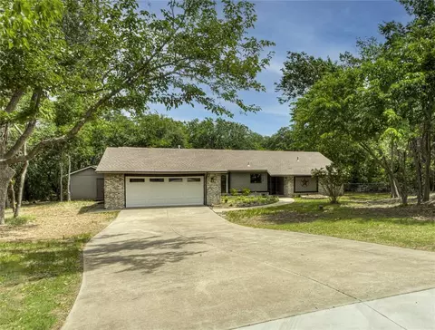 9404 Red Oak Ln, Edmond, OK 73034