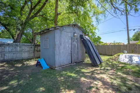 Exterior - 816 W Apache St, Purcell, OK 73080 photo 7 of 11