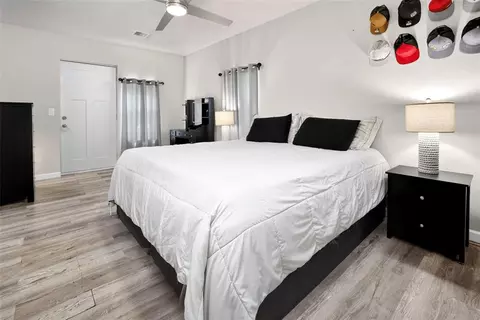 Bedroom - 816 W Apache St, Purcell, OK 73080 photo 4 of 7