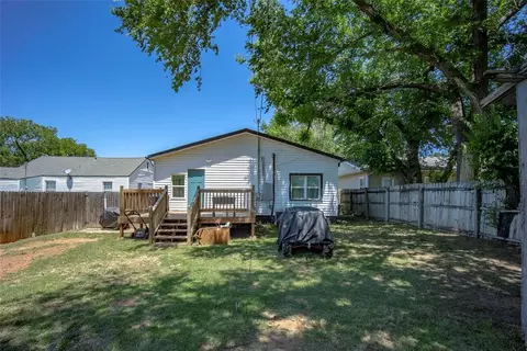 Exterior - 816 W Apache St, Purcell, OK 73080 photo 6 of 11