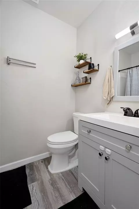 Bath - 816 W Apache St, Purcell, OK 73080 photo 2 of 3