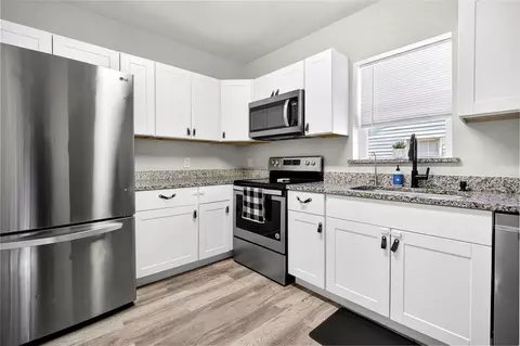 Kitchen - 816 W Apache St, Purcell, OK 73080 photo 2 of 3