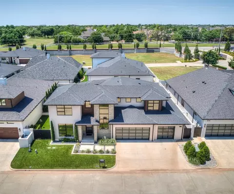 15613 Woodleaf Ln, Edmond, OK 73013