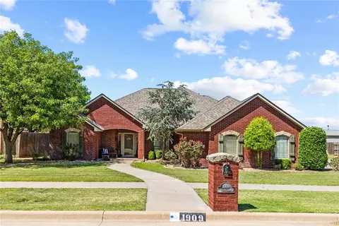 1909 Saber Ln, Weatherford, OK 73096